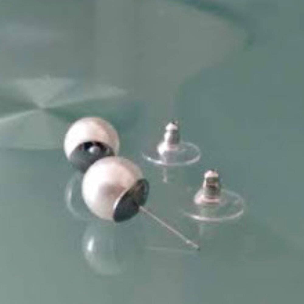 VERA WANG Romantic Gunmetal White Pearl Stud Earrings**NEW! - Picture 6 of 7